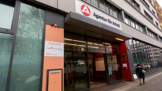 <p>
	Център за наемане на германската агенция по заетостта. <em>Снимка:&nbsp;Krisztian Bocsi/Bloomberg</em></p>
