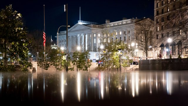 Сградата на министерството на финансите във Вашингтон. Снимка: Stefani Reynolds/Bloomberg