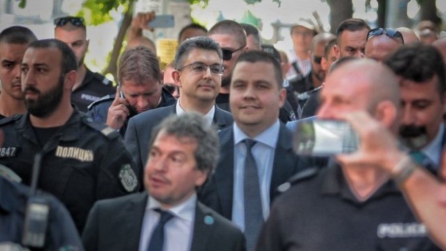 Иво Инджов: Шансовете за правителство са 50/50, но то няма да изкара дълго