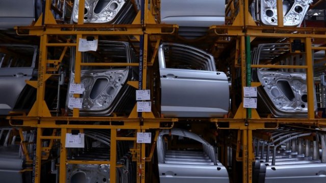 <p>
	Завод на концерна във Волфсбург. <em>Снимка: Bloomberg L.P.</em></p>
