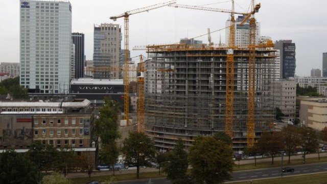 <p>
	Строителната активност в Полша остава на изключително високи равнища. <em>Снимка: Ройтерс</em></p>
