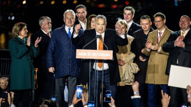 <p>
	Виктор Орбан по време на събитие с избиратели на ФИДЕС.&nbsp;<em>Снимка: Bloomberg LP</em></p>
