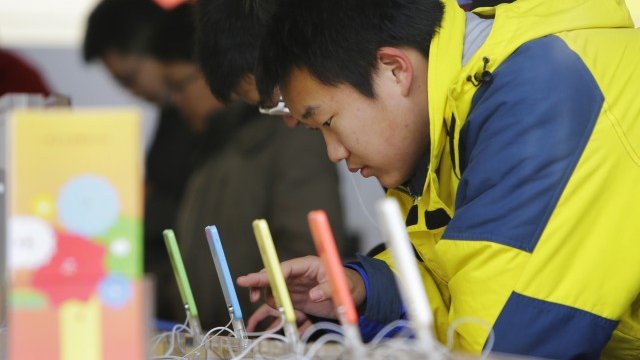 <p>
	&nbsp;Apple е едва петият по продажби производител в азиатската страна. <em>Снимка: Ройтерс</em></p>
