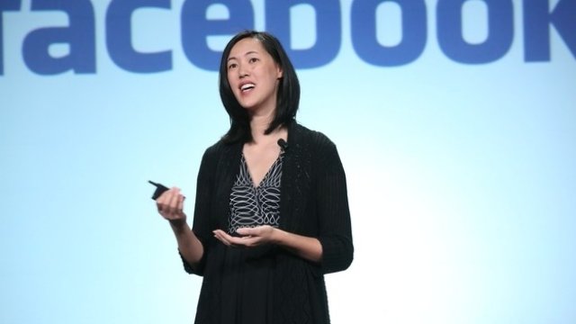 <p>
	Дебора Лиу по време на конференция в Лас Вегас. <em>Снимка: Facebook</em></p>
