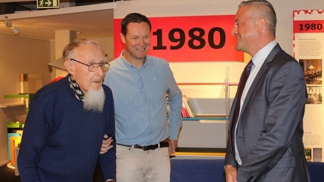 <p>
	Министърът на икономиката Божидар Лукарски се срещна с основателя на IKEA в централата на компанията в Елмхулт, Швеция. <em>Снимка: МИ</em></p>
