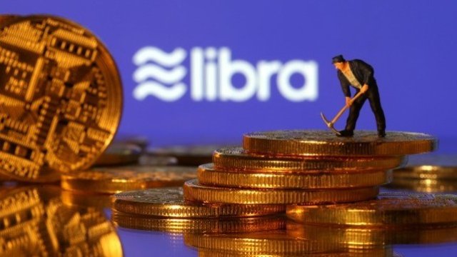 Институционален интерес дърпа биткойна нагоре