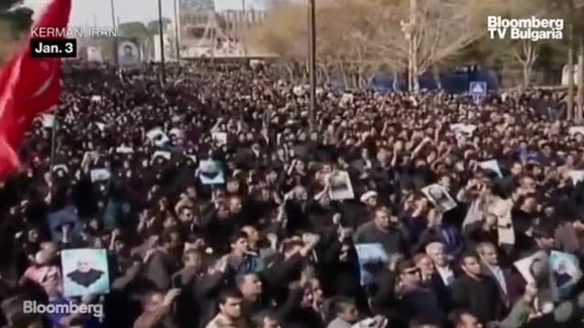 Хиляди иракчани се присъединиха към погребалната процесия на Касем Солеймани