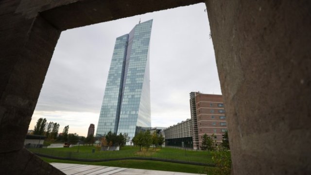<p>
	Централата на ЕЦБ във Франкфурт. <em>Снимка: Bloomberg</em></p>
