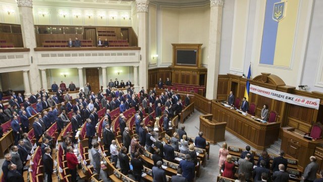 <p>
	Тази седмица парламентът на Украйна прие с мнозинство декларация, с която обяви Русия за агресор, а Донецката и Луганската народни републики за терористични организации. <em>Снимка: Ройтерс</em></p>
