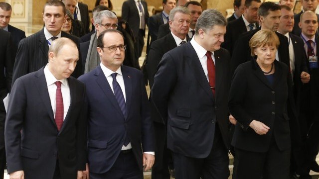 <p>
	Лидерите на Русия (Владимир Путин), Франция (Франсоа Оланд), Украйна (Петро Порошенко) и Германия (Ангела Меркел). <em>Снимка: Ройтерс</em></p>
