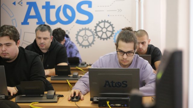 Снимка: Висшето училище по телекомуникации и пощи