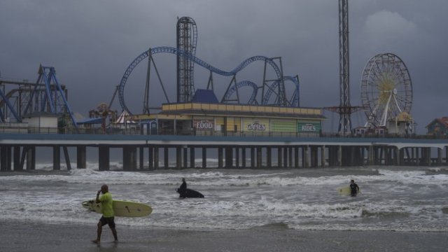 <p>
	Ще огрее ли отново слънцето лунапарка на живота? <em>Снимка: Bloomberg</em></p>
