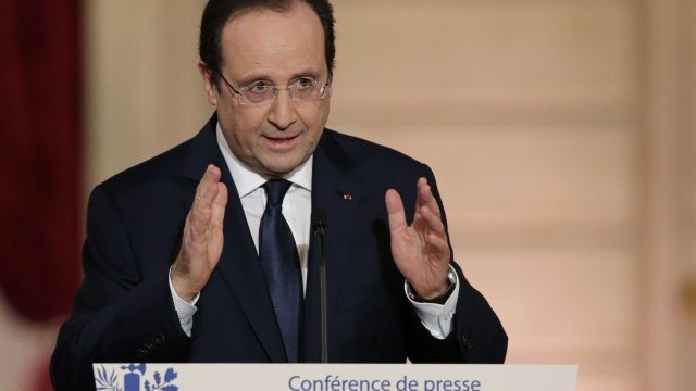 <p style="text-align: justify;">
	Президентът на Франция Франсоа Оланд. <em>Снимка: Ройтерс</em></p>
