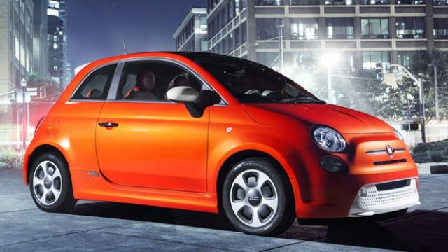 <p>
	Електрическият FIAT 500. <em>Снимка: FIAT</em></p>
