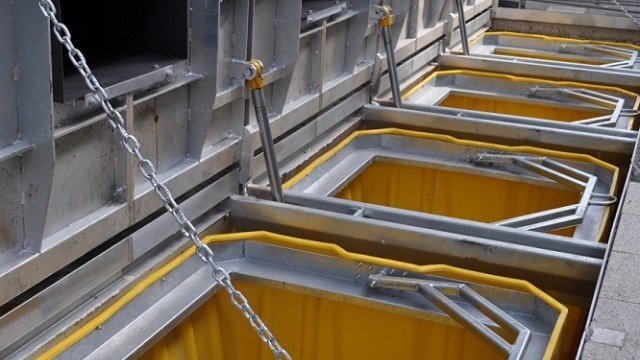 В Бургас ще експериментират с подземни контейнери за отпадъци