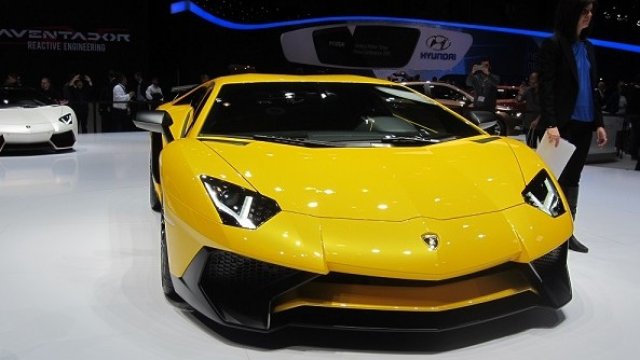 <p>
	Aventador LP 750-4 SV при премиерата си в Женева. Снимка: Automedia.bg</p>

