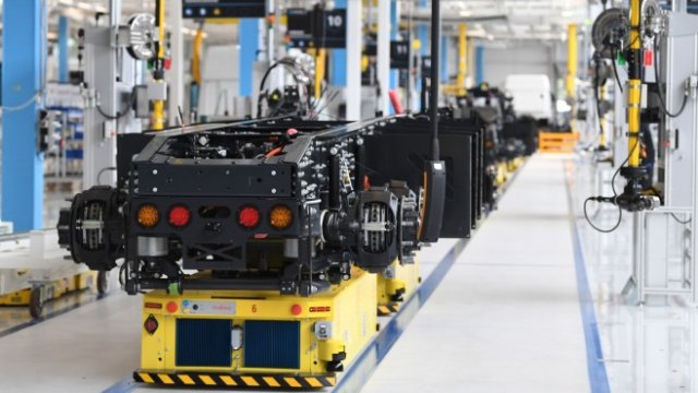 <p>
	Компаниите са изправени пред безпрецеденти срокове за доставка на ресурси и мнозинството от тях планират да вдигнат цените.&nbsp;<em>Снимка:&nbsp;Andreas Gebert/Bloomberg</em></p>
