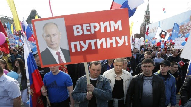 <p>
	Путин се радва на широка подкрепа в Русия. <em>Снимка: Ройтерс</em></p>
