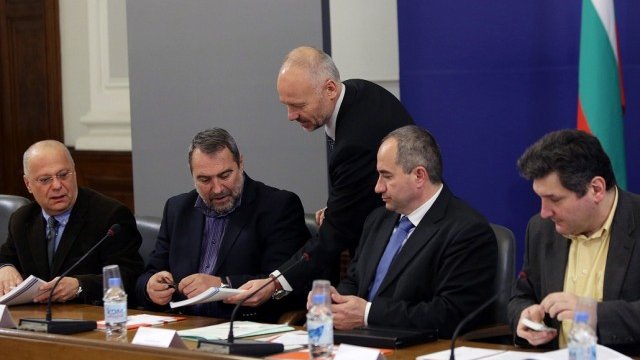 <p>
	<em>В МС бе представен доклад "Национална сигурност на България: Рискове до 2025 година". </em>Снимка: БТА</p>
