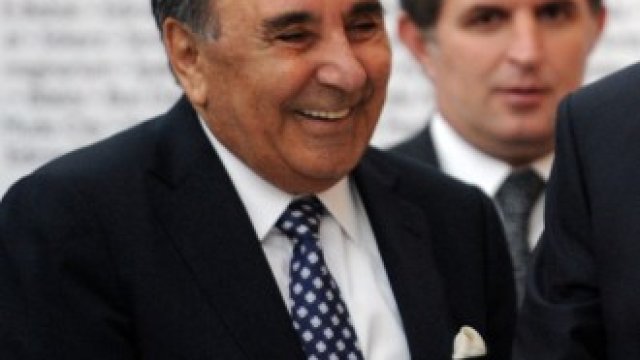 <p>
	Медийният магнат Айдън Доган (вляво) и турският президент Реджеп Тайип Ердоган (вдясно).&nbsp;<em>Снимка: Архив Ройтерс</em></p>
