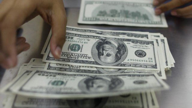 <p style="text-align: justify;">
	Водещите световни централни банки са изгубили между 200 млрд. и 250 млрд. долара от лихвен доход в резултат на спадащите доходности по облигациите през последните години. <em>Снимка: Ройтерс</em></p>
