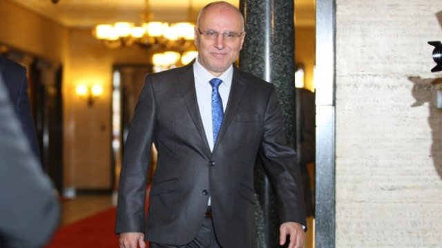 <p>
	<span font-size:="" pt="" style="color: rgb(102, 102, 102); font-family: ">Управителят на БНБ Димитър Радев. С</span><em font-size:="" pt="" style="color: rgb(102, 102, 102); font-family: ">нимка: Димитър Кьосемарлиев, Investor Media Group</em></p>
