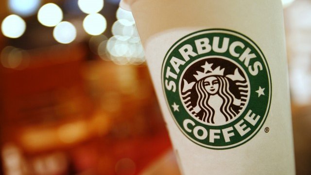 <p>
	Starbucks се опитва да открие нови видове магазини, които да ѝ носят успех. <em>Снимка: архив Ройтерс</em></p>
