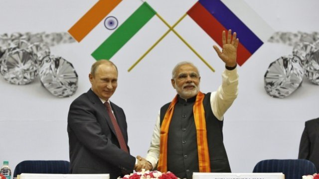 <p>
	<span style="color: rgb(102, 102, 102); font-family: Arial, non-serif; font-size: 13px; line-height: 20px;">Президентите на Русия Владимир Путин и на Индия Нарендра Моди.&nbsp;</span><em style="color: rgb(102, 102, 102); font-family: Arial, non-serif; font-size: 13px; line-height: 20px;">Снимка: Ройтерс</em></p>
