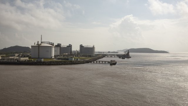 LNG терминал в Шанхай. Снимка: Qilai Shen/Bloomberg