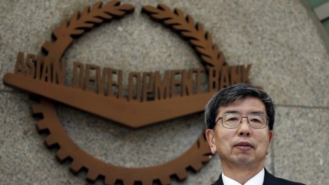 <p>
	Президентът на Азиатската банка за развитие Такехико Накао. <em>Снимка: Архив Ройтерс</em></p>
