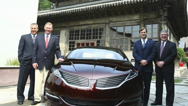 <p>
	Ръководителите на Ford по време на визитата си в Китай. Снимка: Ройтерс</p>
