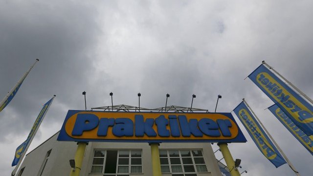 <p>
	Тъмни облаци са надвиснали над&nbsp;Praktiker. <em>Снимка: Ройтерс</em></p>
