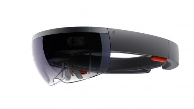 <p>
	HoloLens са напълно автономни и могат да работят, без да са свързани със смартфон или компютър. Вградени камера и сензори следят положението на потребителя и симулират взаимодействието с виртуални обекти. Джаджата разполага със собствен процесор за обработка на холографски изображения и вградена аудио система. <em>Снимка: Microsoft</em></p>
