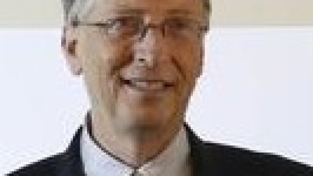 <p>
	Гейтс често участва в благотворителни инициативи. <em>Снимка: Ройтерс</em></p>
