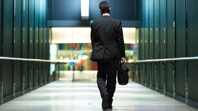 <p style="text-align: justify;">
	В момента 30% от оперативните печалби на японските банки се дължат на дейностите в чужбина.&nbsp;<em>Снимка: Ройтерс</em></p>
