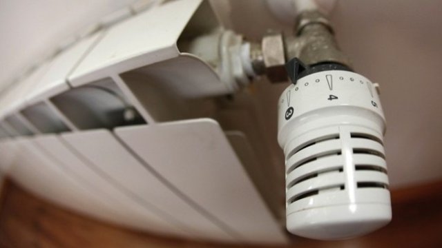 ​Защо се стигна до високи сметки и хаос с фактурите за парно?