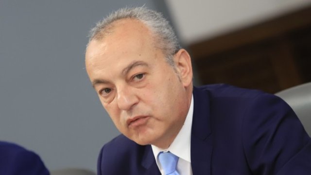 <p>
	Гълъб Донев. <em>Снимка: БГНЕС</em></p>
