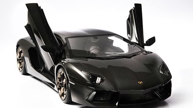 <p>
	Само изработването на модела е струвало 1,7 млн. лири. <em>Снимка: guelpen.com</em></p>
