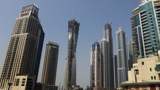 <p>
	Нови сгради в Дубай. <em>Снимка: Ройтерс</em></p>
