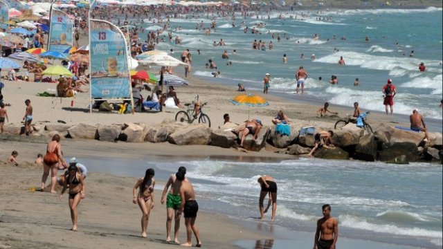 <p>
	Плажът в Бургас. <em>Снимка: БТА</em></p>
