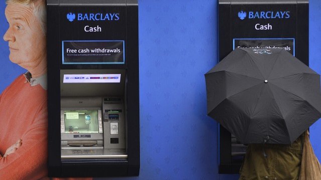 <p style="text-align: justify;">
	Barclays&nbsp;ще трябва да плати най-много - 286 млн. паунда, защото притежава най-голям дял на пазара на кредитни карти. <em>Снимка: Ройтерс</em></p>

