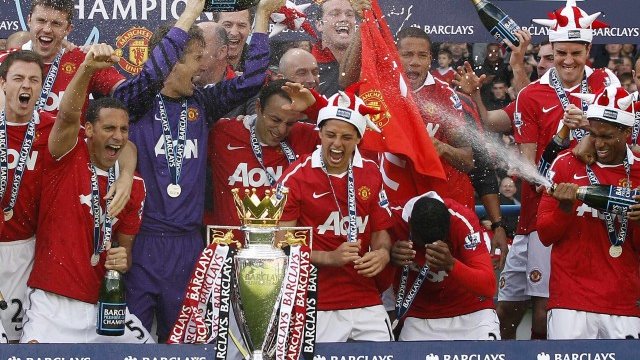 <p>
	Макар да не спечели трофей през миналия сезон, Манчестър Юнайтед се радва на благоволението на нови спонсори. <em>Снимка: Архив Ройтерс</em></p>
