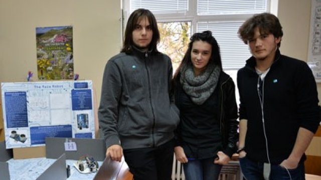 <p>
	Никита, Венеция и Борис. <em>Снимка: личен архив</em></p>
