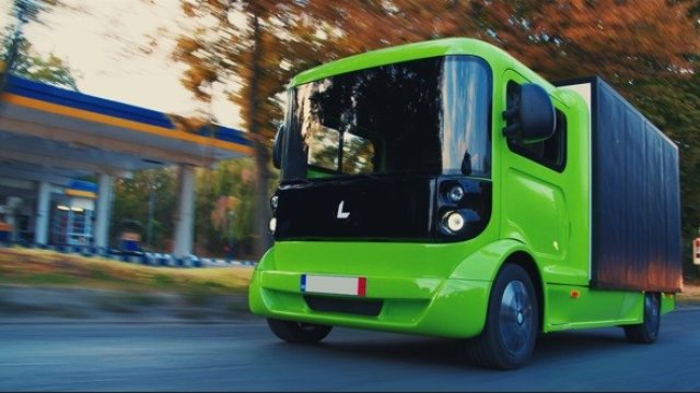 <p>
	<em font-size:="" pt="" style="color: rgb(102, 102, 102); font-family: ">Лекотоварният L CITY Koffer S Снимка:&nbsp;sincars.bg</em></p>
