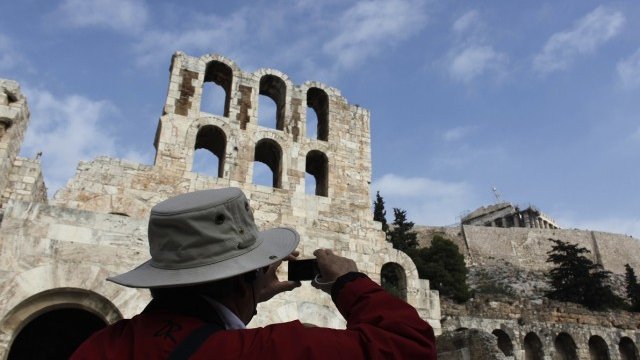 <p>
	И тази година Гърция остава един от традиционните пазари за родните туристи за почивка по време на великденските празници. Снимка:<em> Ройтерс</em></p>
