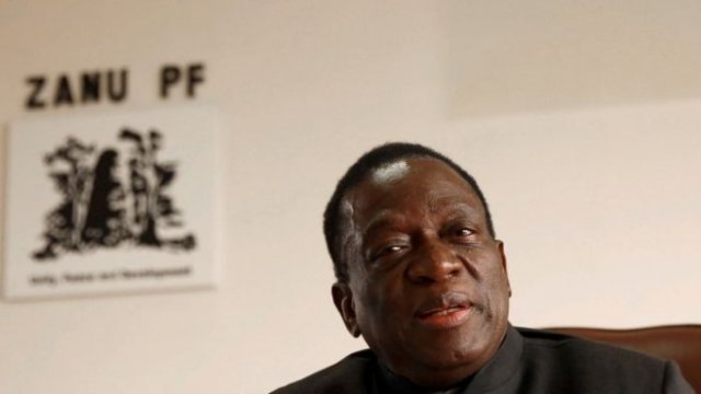 <p>
	Междинният президент на Зимбабве Емерсън Мнангагва. <em>Снимка: Архив Ройтерс</em></p>
