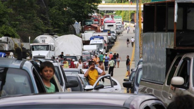 <p>
	Трафикът в Мексико Сити. <em>Снимка: Архив Ройтерс</em></p>
