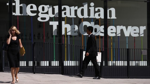 <p>
	Guardian е под натиск от страна на британското правителство заради непрекъснатите публикации на секретни документи. <em>Снимка: Ройтерс</em></p>
