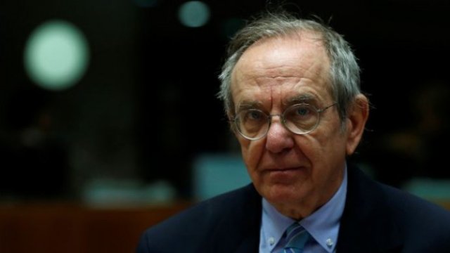 <p>
	Пиер Карло Падоан.<em> Снимка: Ройтерс</em></p>
