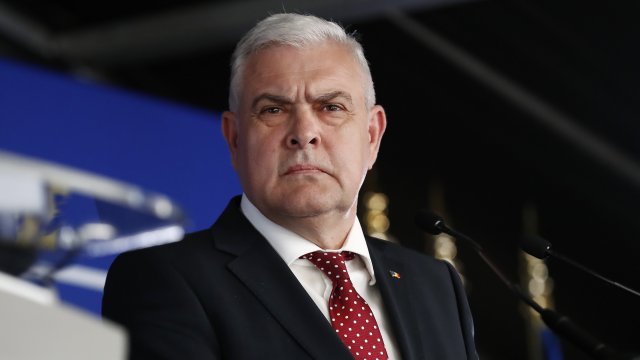 Румънският министър на отбраната Анджел Тълвар. Снимка: EPA/БГНЕС